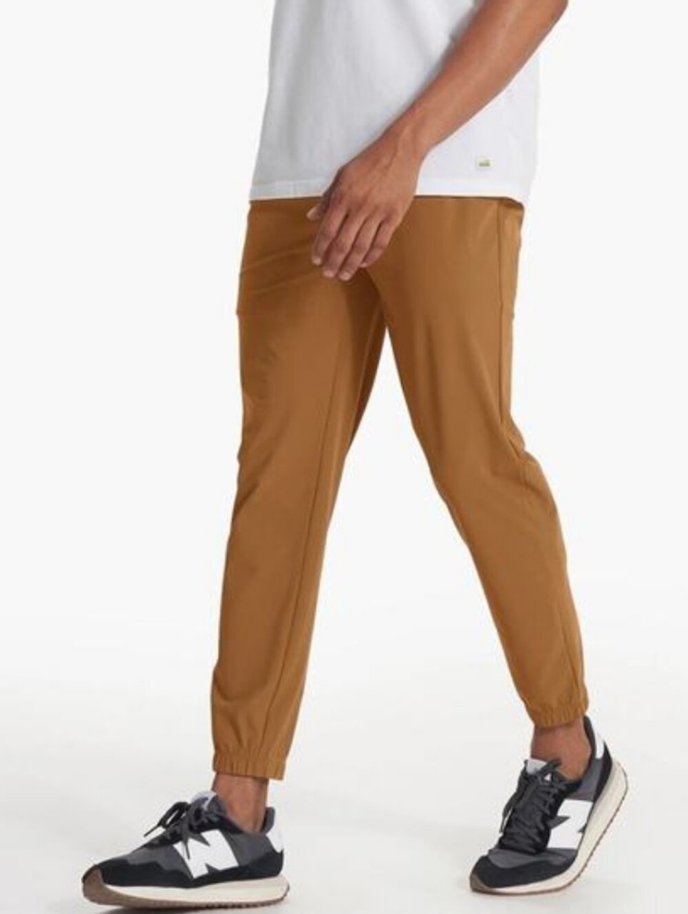 Vuori Fleet Performance Jogger Caramel Tan  Athletic Casual Pants Men's Size M